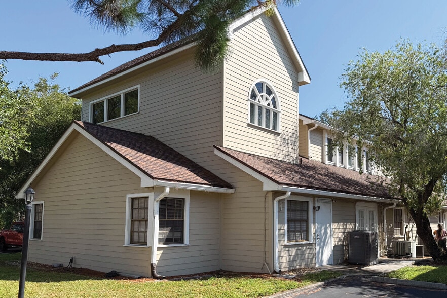 10225 Ulmerton Rd, Largo, FL for sale - Building Photo - Image 2 of 4