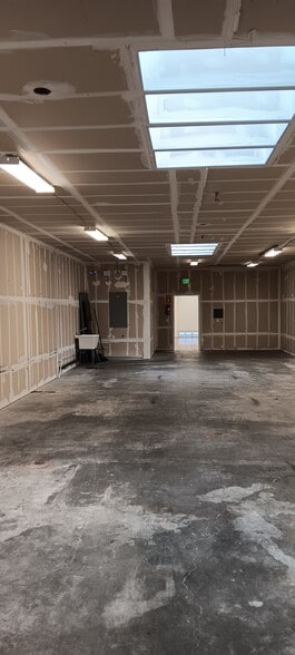 1650-1670 Abram Ct, San Leandro, CA for lease - Building Photo - Image 3 of 10