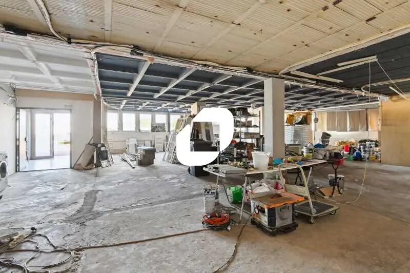 Flex in Nanterre for sale Building Photo- Image 1 of 3