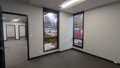 4002-4014 148th Ave NE, Redmond, WA for lease Building Photo- Image 1 of 24