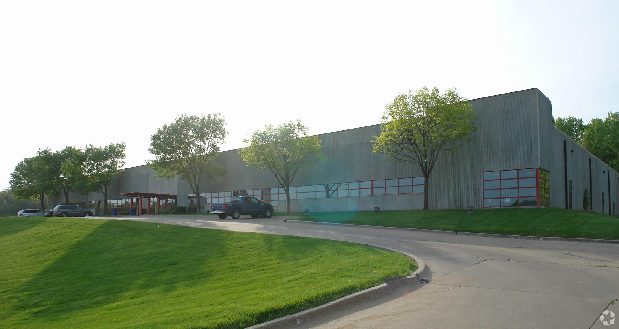 1202 Thomas Beck Rd, Des Moines, IA for sale Primary Photo- Image 1 of 1