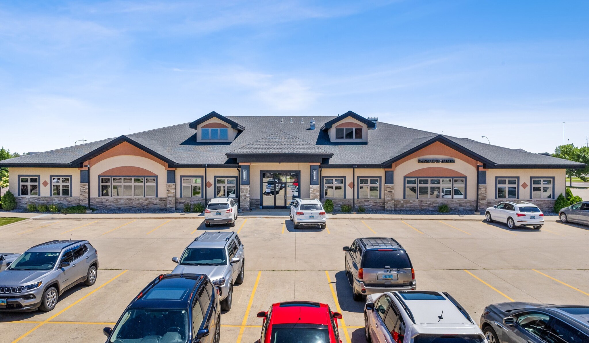 1555 43rd St S, Fargo, ND for lease Building Photo- Image 1 of 2