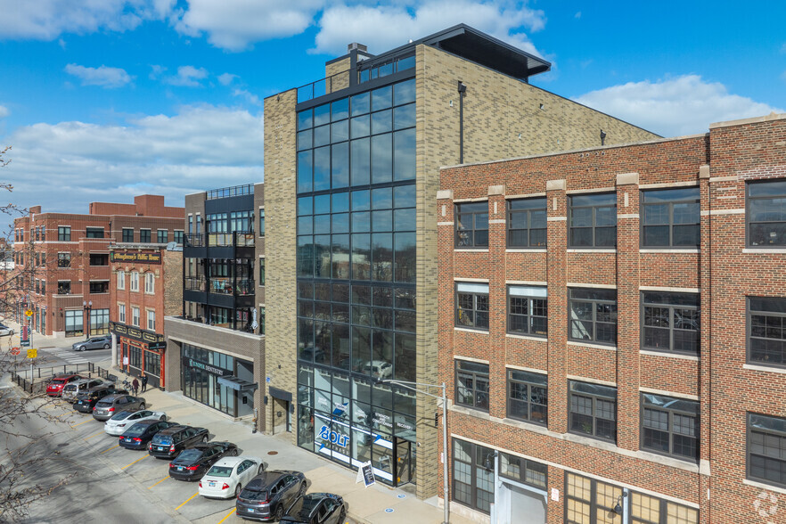 4545 N Ravenswood Ave, Chicago, IL for lease - Building Photo - Image 2 of 5