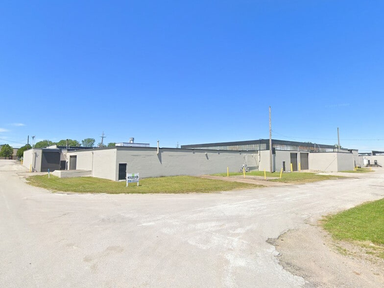 2225 Colonial Ave, Erie, PA for lease - Building Photo - Image 2 of 8