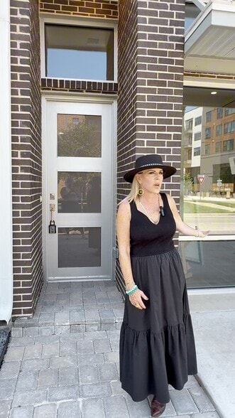 3824 Berkman Dr, Austin, TX for sale - Commercial Listing Video - Image 2 of 24