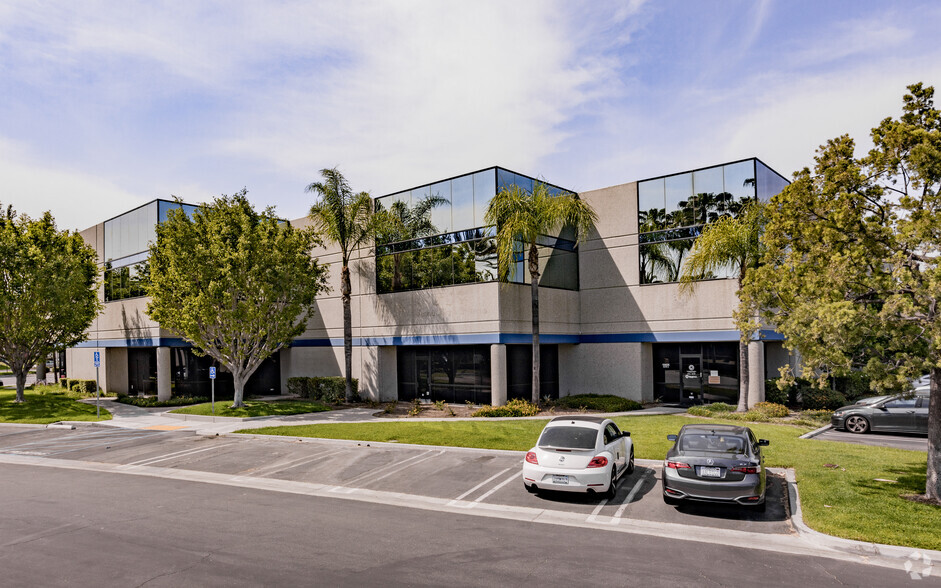 13825 Cerritos Corporate Dr, Cerritos, CA for sale - Building Photo - Image 1 of 1