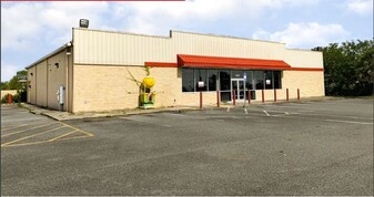 25902 N Main St, Altha FL - Warehouse