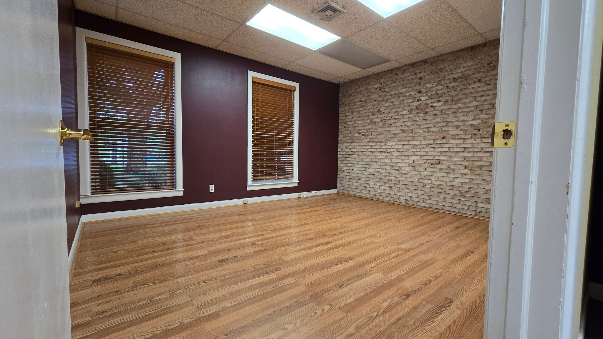330 Milltown Rd, East Brunswick, NJ for lease Interior Photo- Image 1 of 5
