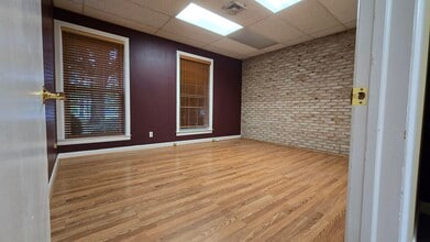 330 Milltown Rd, East Brunswick, NJ for lease Interior Photo- Image 1 of 5