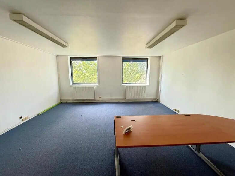 Office in Évry-Courcouronnes for lease - Interior Photo - Image 2 of 2