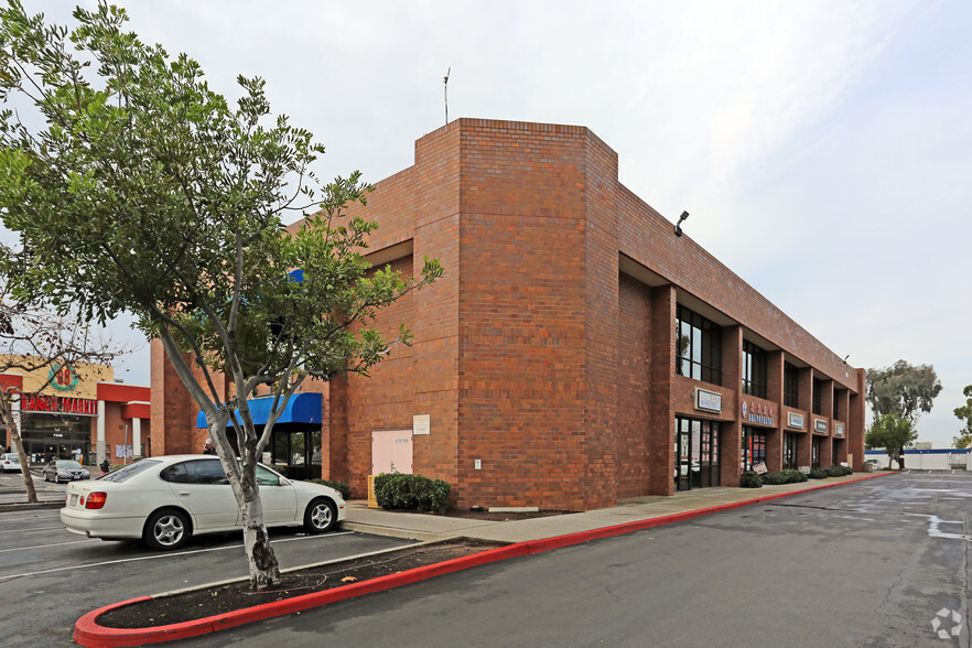 7330 Clairemont Mesa Blvd, San Diego, CA for lease - Primary Photo - Image 1 of 6