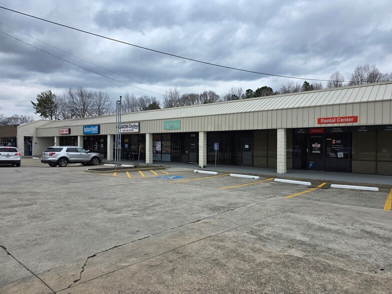 Dunwoody Place Shoppes - Retail Space