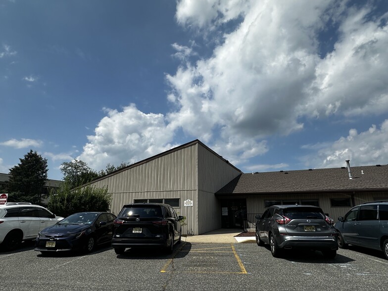 525 Highway 70, Lakewood, NJ for lease - Building Photo - Image 2 of 7