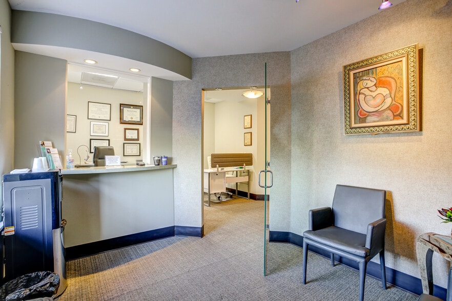 4403 Manchester Ave, Encinitas, CA for sale - Building Photo - Image 1 of 14