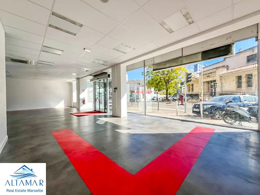 Location Local d'activités 850 m² - Photo 1