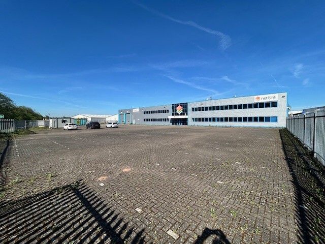 1 First Ave, Sutton Coldfield for lease - Building Photo - Image 2 of 4