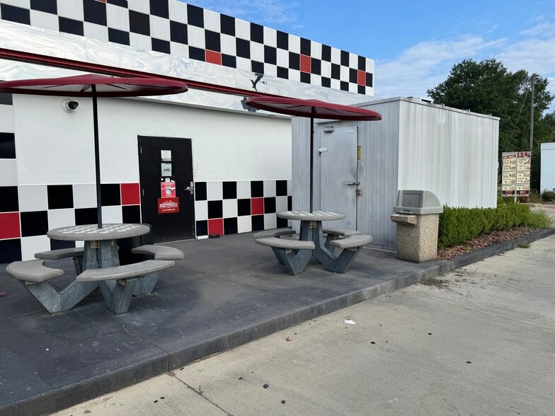 5620 Mcfarland Blvd, Northport, AL for lease - Building Photo - Image 3 of 7