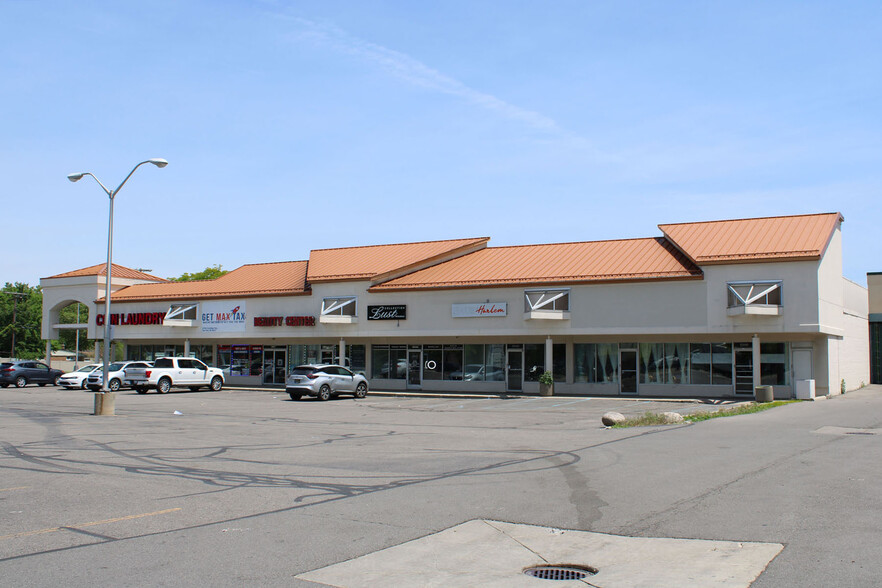 23100-23300 Coolidge Hwy, Oak Park, MI for lease - Building Photo - Image 2 of 7