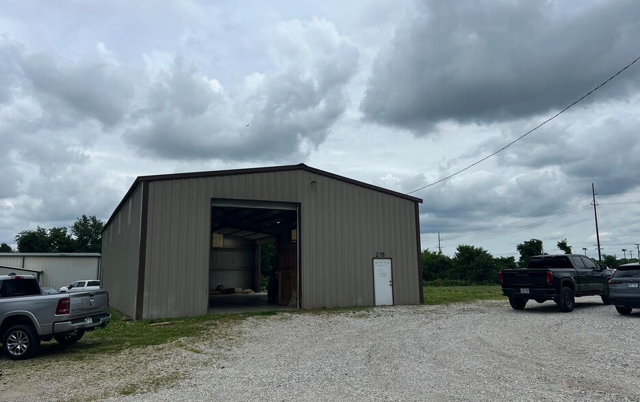 218 Apple Blossom Ave, Lowell, AR for lease - Building Photo - Image 3 of 6