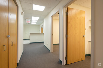 150 W Half Day Rd, Buffalo Grove, IL for lease Interior Photo- Image 2 of 3