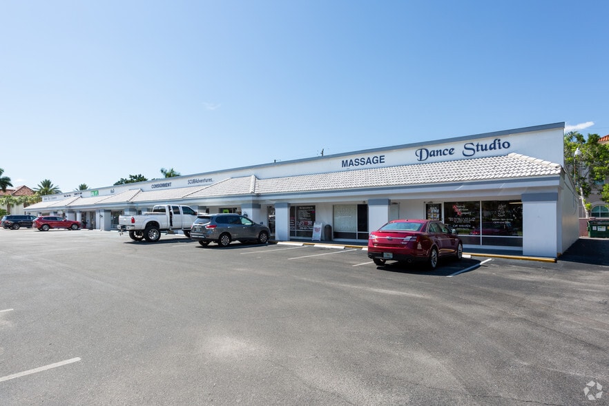 971 Creech Rd, Naples, FL for lease - Building Photo - Image 3 of 3