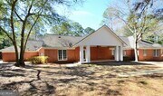 5426 Woodhaven Rd - Pub