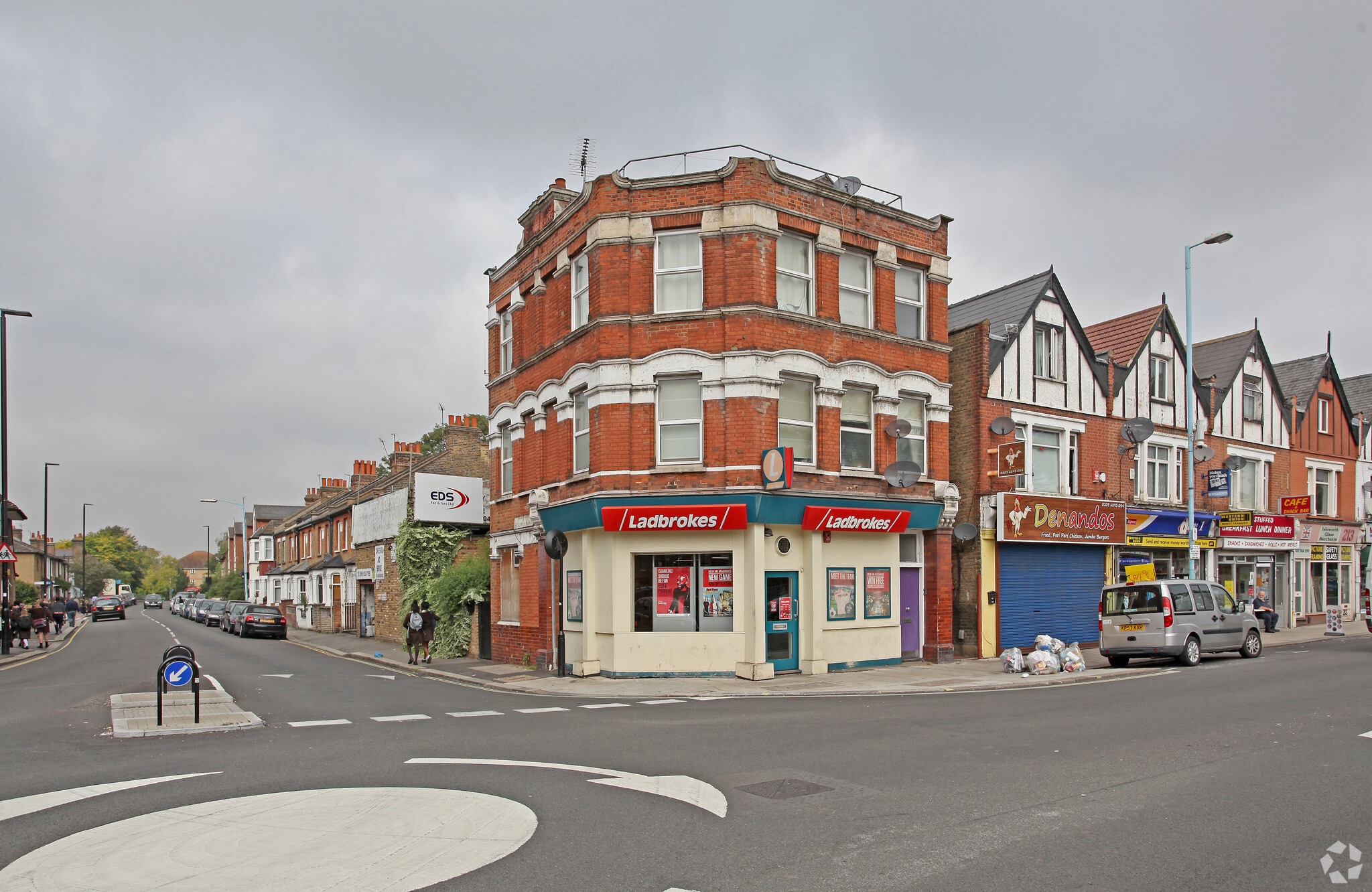221-221A Twickenham Rd, Isleworth for sale Primary Photo- Image 1 of 1