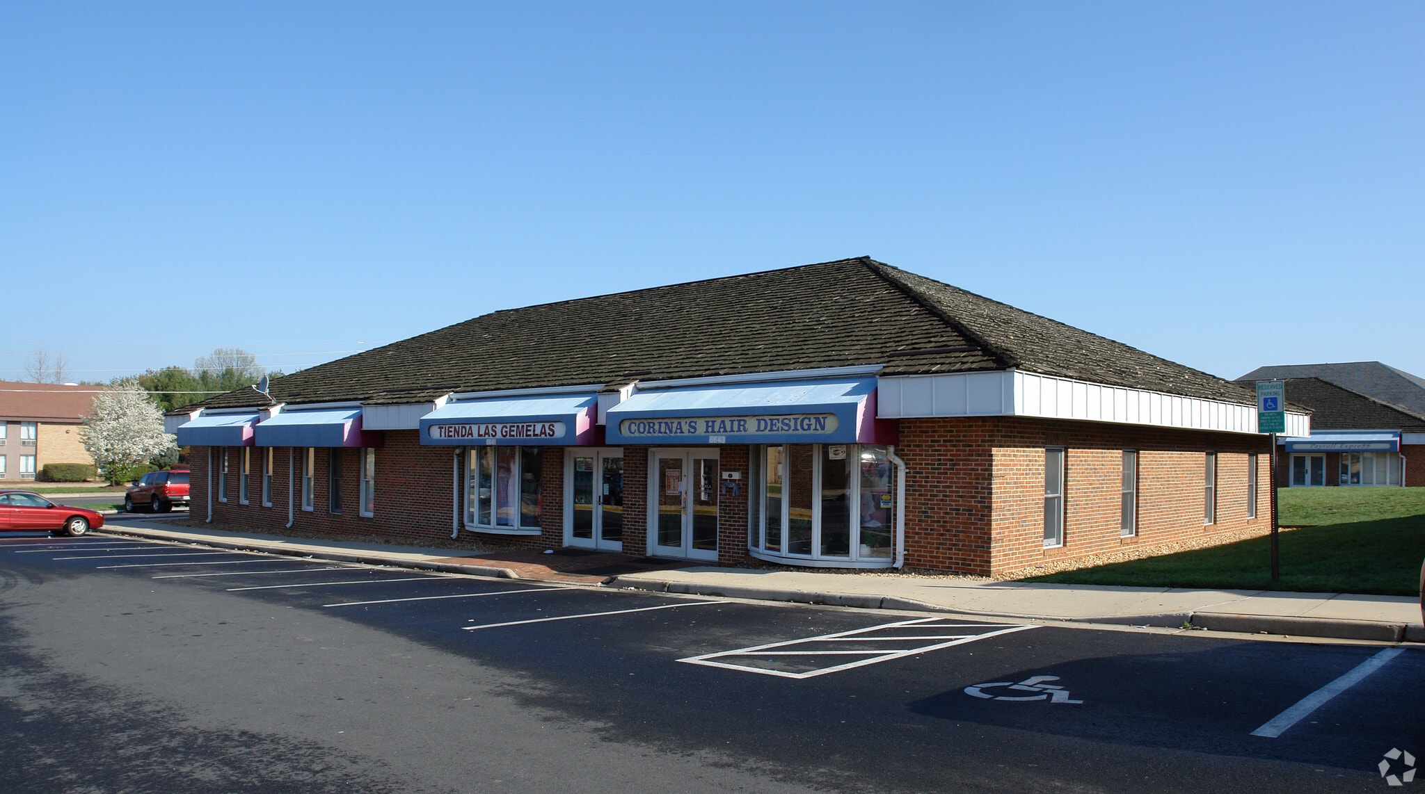 8637 Mathis Ave, Manassas, VA for lease Primary Photo- Image 1 of 3
