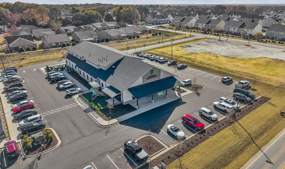 559 Harrison Bridge Rd, Simpsonville, SC for sale - Building Photo - Image 2 of 6