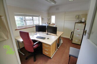 6 Paddockhall Rd, Haywards Heath for lease Interior Photo- Image 2 of 3