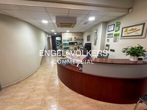 Retail in Barcelona, Barcelona for lease Interior Photo- Image 2 of 12