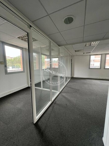 1 Place Auguste Albert, Toulouse for lease - Interior Photo - Image 3 of 10