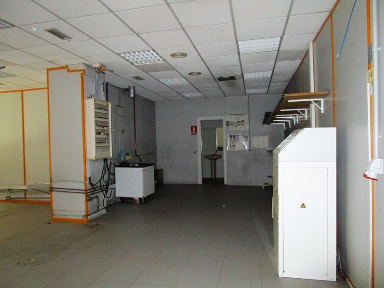 Bermejeros, de, Salamanca, Salamanca for sale - Building Photo - Image 3 of 10