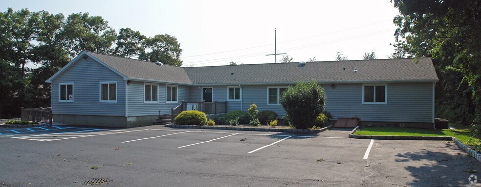 501 William Floyd Pky, Shirley, NY for lease - Building Photo - Image 3 of 19