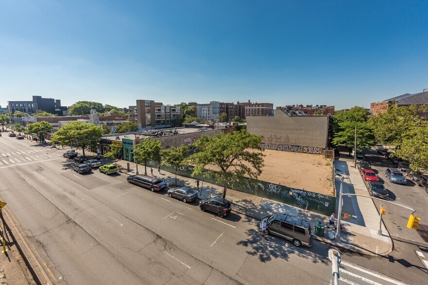 4502 Queens Blvd, Sunnyside, NY 11104
