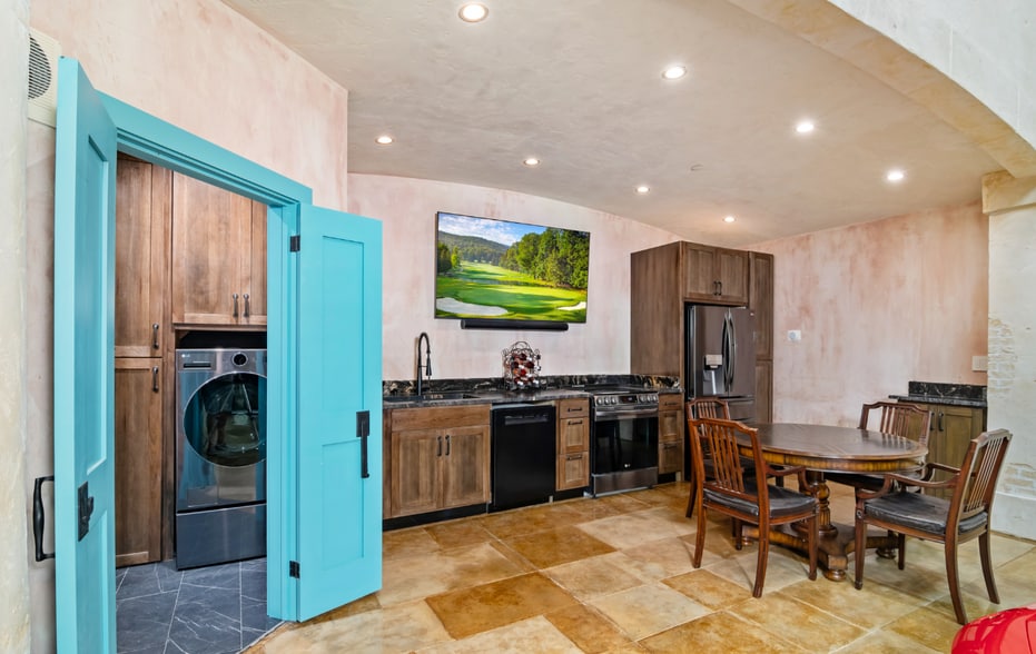 7231 Stonewall Bnd, San Antonio, TX for sale - Building Photo - Image 3 of 17