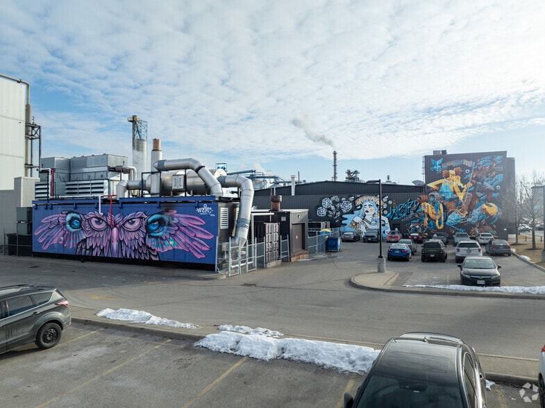 207 Burlington St E, Hamilton, ON for lease - Building Photo - Image 2 of 3