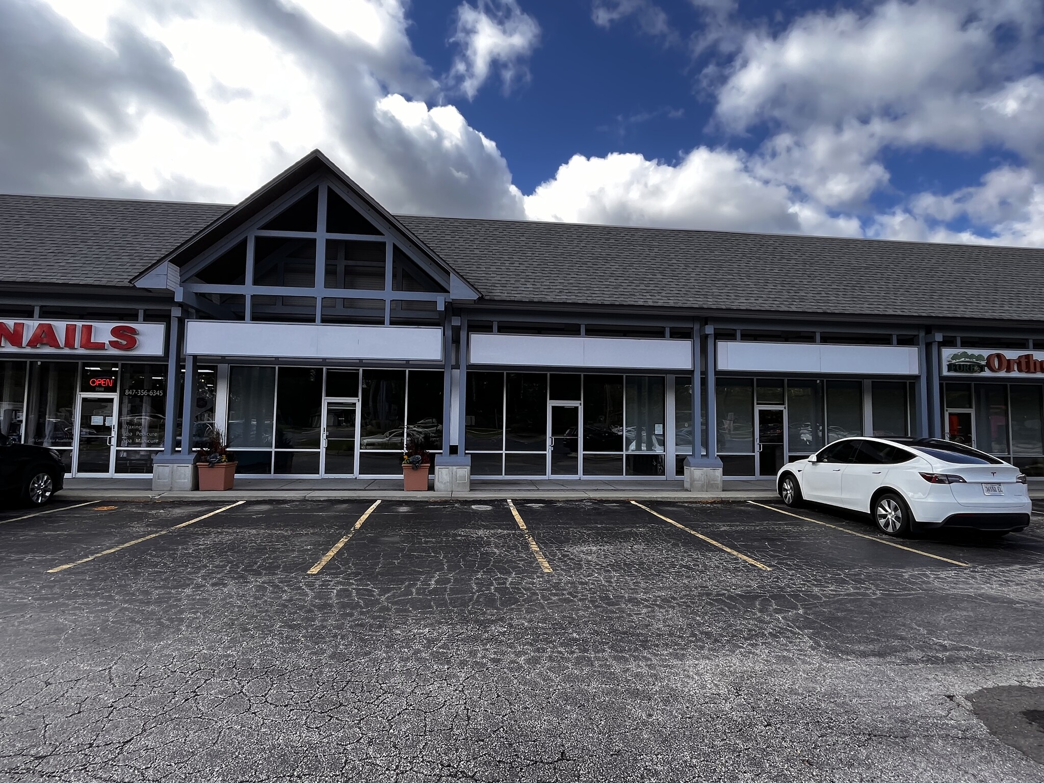 2536-2590 N Route 83, Round Lake Beach, IL for lease Building Photo- Image 1 of 2