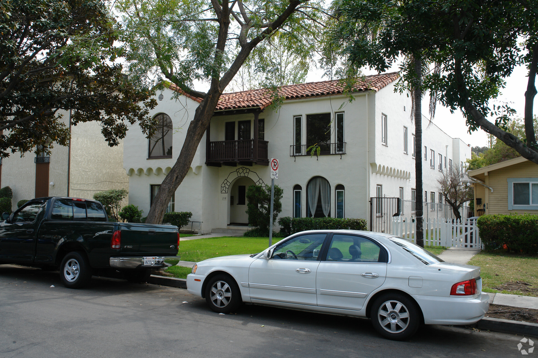 216 E Windsor Rd, Glendale, CA for sale Building Photo- Image 1 of 1