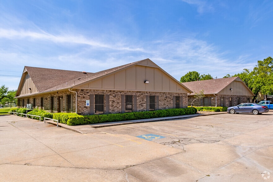 4835 S Fulton Ave, Tulsa, OK for lease - Building Photo - Image 3 of 43