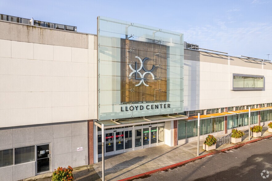2201 Lloyd Ctr, Portland, OR for sale - Primary Photo - Image 1 of 1
