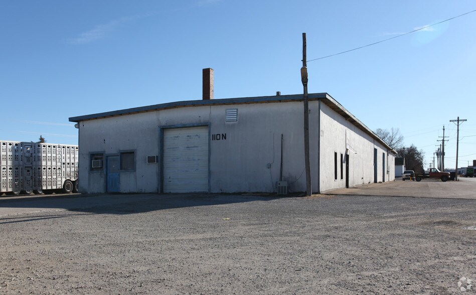 7215 SW Topeka Blvd, Topeka, KS for lease - Building Photo - Image 1 of 3