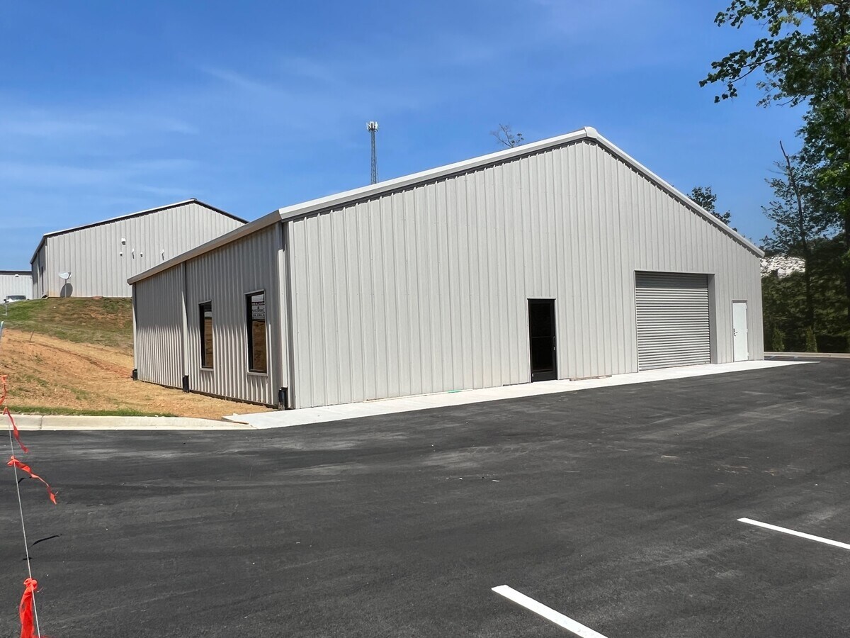 1018 S Batesville Rd, Greer, SC 29650