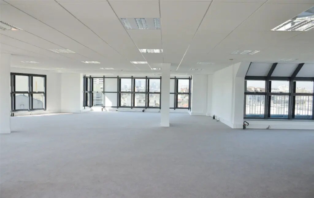 Office in Asnières-sur-Seine for lease Building Photo- Image 1 of 7
