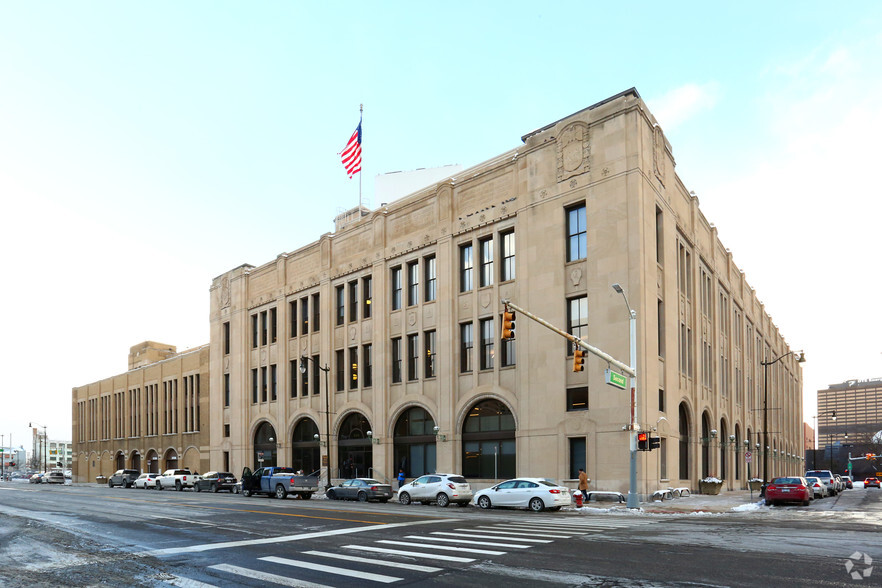 615 W Lafayette Blvd, Detroit, MI for sale - Primary Photo - Image 1 of 1