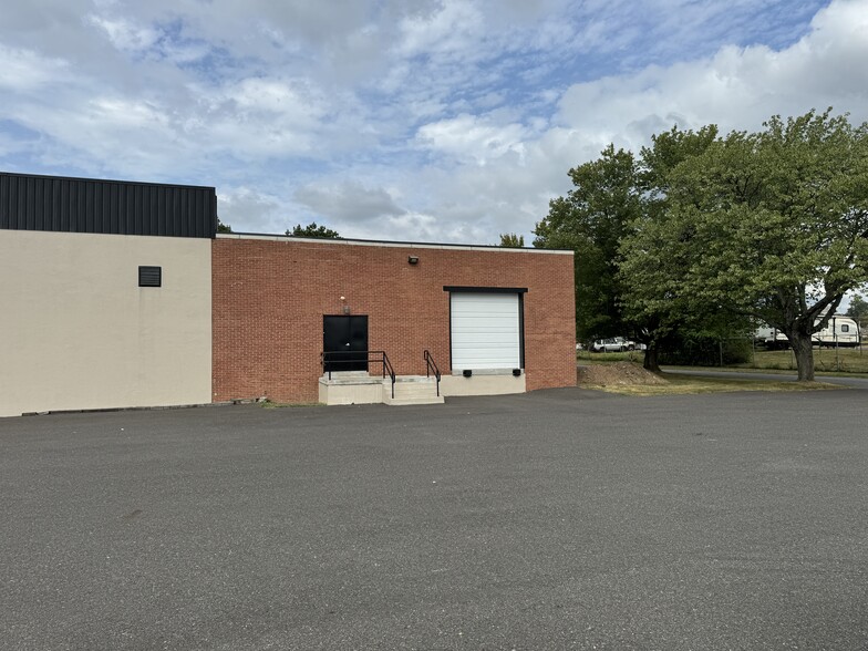 114 S Washington St, Pottstown, PA for lease - Building Photo - Image 1 of 3