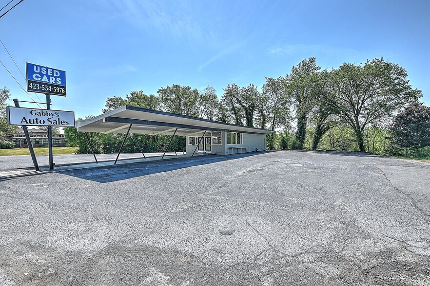 227 Bluff City Hwy, Bristol, TN 37620