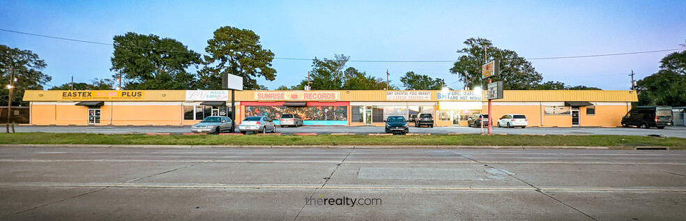 2405-2455 S 11th St, Beaumont, TX for sale - Building Photo - Image 1 of 1