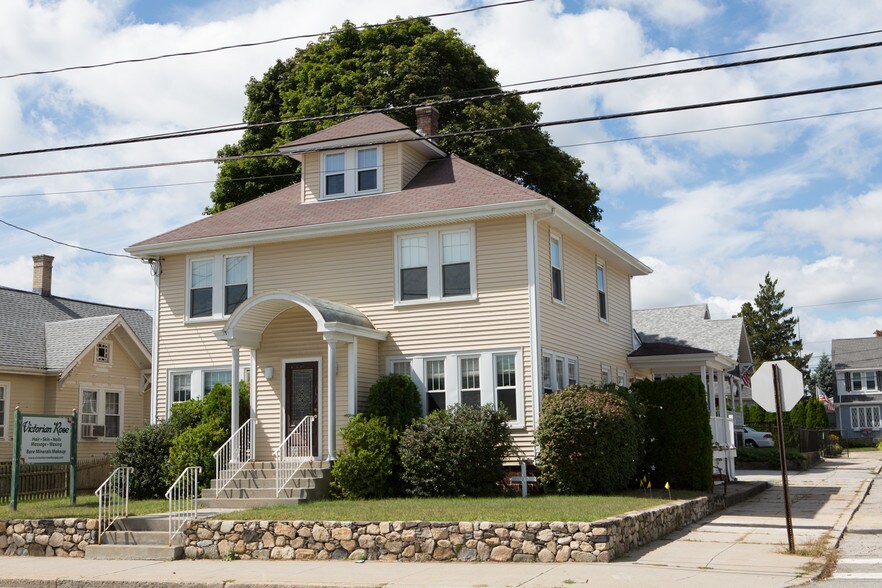1271 Park Ave, Woonsocket, RI for sale - Building Photo - Image 1 of 1