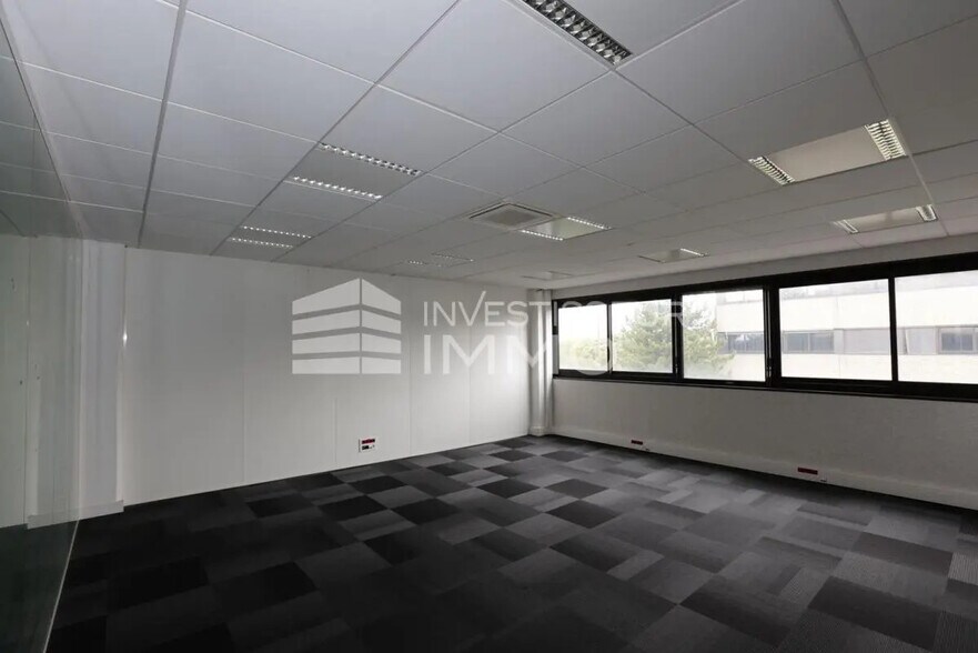 Office in Antony for lease - Interior Photo - Image 2 of 4